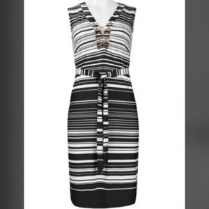 Trendmakers V-Neck Sleeveless Tie Waits Detail